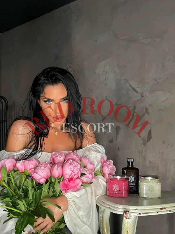 Ниа — эскорт Актобе